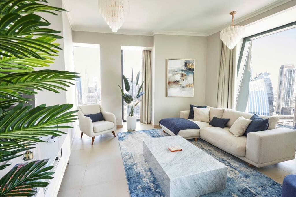 Larbi Breathtaking Burj And Fountain View Luxurious 2 Bed Apartamento Dubai Exterior foto