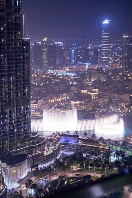 Larbi Breathtaking Burj And Fountain View Luxurious 2 Bed Apartamento Dubai Exterior foto