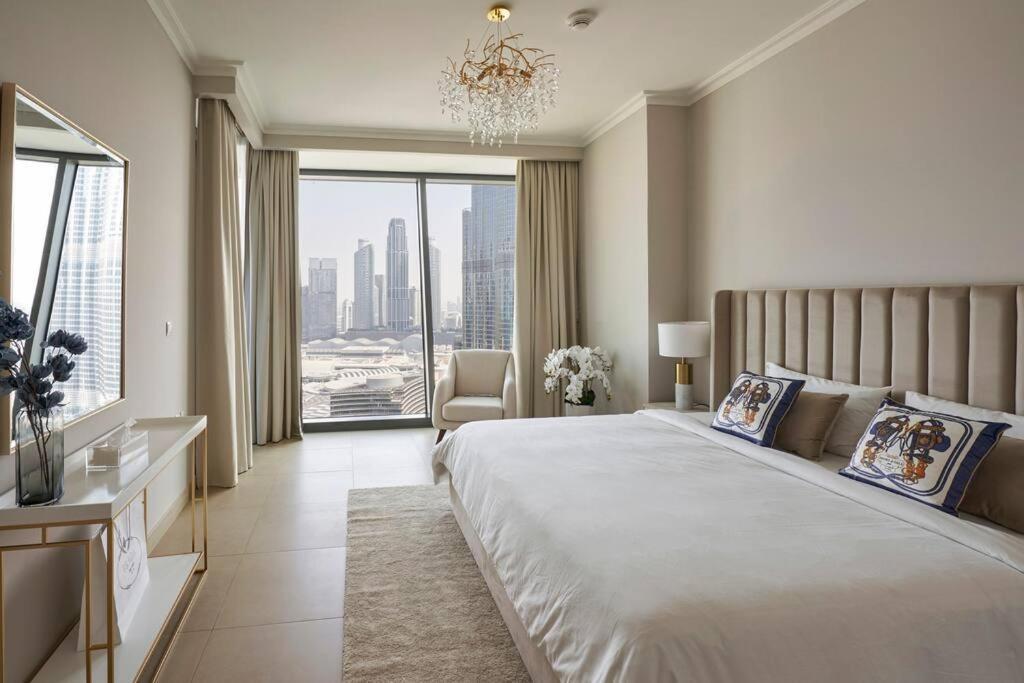 Larbi Breathtaking Burj And Fountain View Luxurious 2 Bed Apartamento Dubai Exterior foto