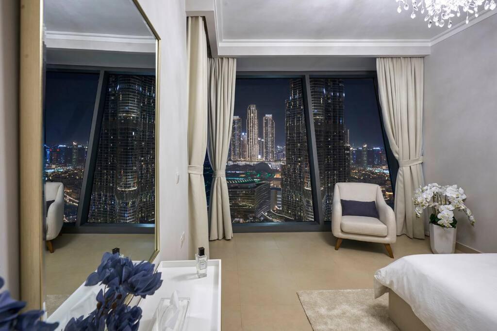 Larbi Breathtaking Burj And Fountain View Luxurious 2 Bed Apartamento Dubai Exterior foto